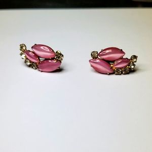 Vintage cats eye screw on earrings
